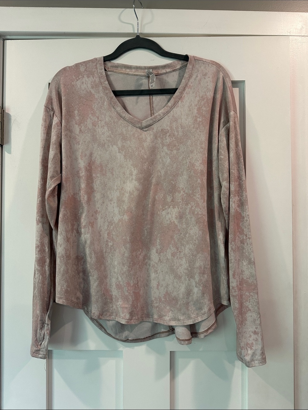 Reebok Women's Faded Dusty Rose V-Neck Long Sleeve Top